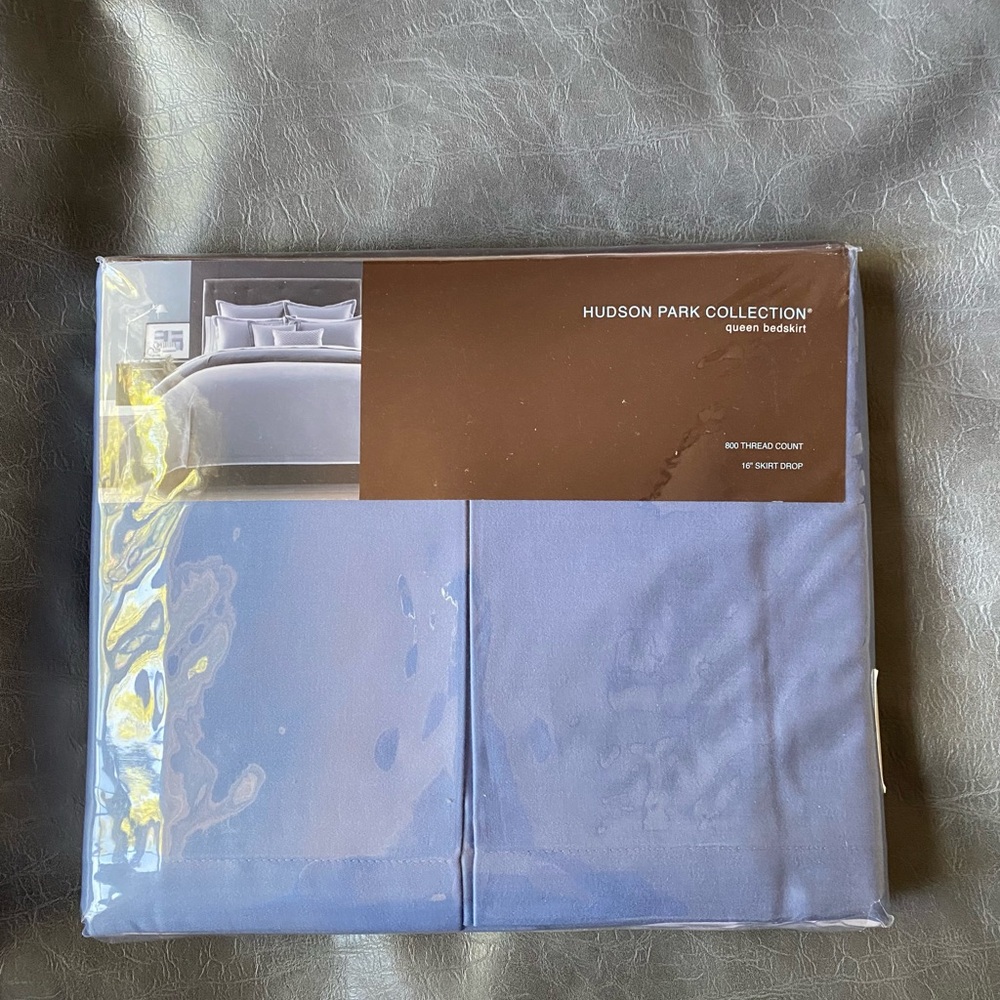 Hudson Park Bloomingdales 800 TC 100% Egyptian Cotton Queen Bedskirt Blue NWT